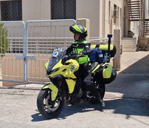 Έπιασε δουλειά η διασώστρια - μοτοσικλετίστρια του ΕΚΑΒ στην Κω
