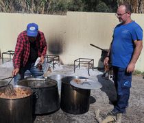 Το έθιμο για τα "χοιροσφάγια" που αναβίωσε ο "Απελλής" στο Πυλί (γράφει η Ξανθίππη Αγρέλλη)