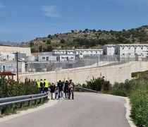 Ηοt spot Πυλίου: Διπλασιάστηκαν οι διαμένοντες λόγω μεταφοράς τους από άλλα νησιά
