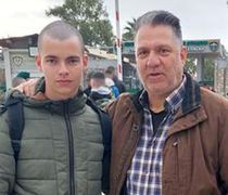 Η σπαρακτική ανάρτηση του πατέρα του 19χρονου Ραφαήλ που σκοτώθηκε από χειροβομβίδα – «Ήρωας και αθάνατος»