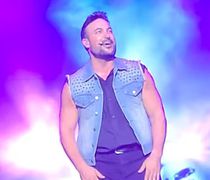 Ο Καλυμνιακής καταγωγής διεθνούς φήμης καλλιτέχνης Ντάνιελ (Δανιήλ) Κάννης συνεχίζει να κατακτά τις σκηνές του κόσμου