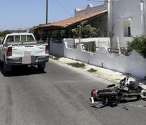 Τροχαίο ατύχημα στο Πυλί: Μηχανάκι συγκρούστηκε με μικρό φορτηγό - Στο νοσοκομείο ο οδηγός
