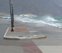 Έρχονται καταιγίδες, θυελλώδεις άνεμοι και πτώση της θερμοκρασίας – Οδηγίες από την Διεύθυνση Πολιτικής Προστασίας της Περιφέρειας 