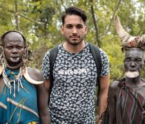 Ο Μιχάλης - Άγγελος Σαρηγιάννης από την Κω που ταξιδεύει σε όλο τον κόσμο και επιστρέφει στην Ελλάδα για να μοιράσει τις εμπειρίες του