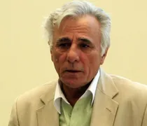 Θλίψη - Πέθανε ο δημοσιογράφος Σπύρος Καρατζαφέρης