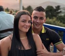 Λευτέρη και Αντιγόνη να σας ζήσει!