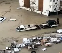 Εικόνες βιβλικής καταστροφής στην Τουρκία: Γειτονιές πνίγηκαν σε τόνους λάσπης από τις φονικές πλημμύρες