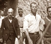 Σχόλιο του κ. Α. Πατάκου για τους 200 εκτελεσμένους στην Καισαριανή 