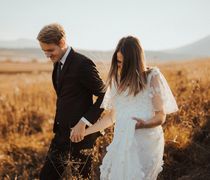  8 Φεβρουαρίου Παγκόσμια ημέρα του γάμου: Ο θεσμός κλυδωνίζεται ή  παρακμάζει; (γράφει η Ξανθίππη Αγρέλλη)