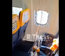 Θεσσαλονίκη: Θρίλερ στον αέρα -  Έσπασε παράθυρο αεροπλάνου την ώρα της πτήσης (vid)