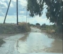 Παράπονα αναγνώστη για τον πίσω δρόμο προς το Τιγκάκι – Πλημμυρίζει με την παραμικρή βροχή