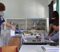 Δημοσκόπηση της interview δίνει ξανά 4 έδρες στην Ν.Δ. στα Δωδεκάνησα 