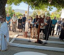 Mε λαμπρότητα η Θεία Λειτουργία στην Αγία Τριάδα Κω