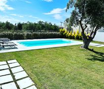 Airbnb: Η εικόνα σε τιμές και κρατήσεις για πόλεις και νησιά  