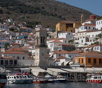 Αδιανόητο: Στην Ύδρα ζητούν μέχρι και 880 ευρώ ενοίκιο από εκπαιδευτικούς και τους δίνουν σπίτι... από Νοέμβριο