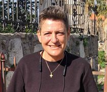 H ταλαντούχα καραγκιοζοπαίχτρια Ζωή Μαρίνου μιλάει για το νέο της τραγούδι “Ο αστροναύτης”