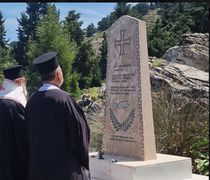 Ἐπιμνημόσυνη Δέηση στή Βουρρίνα, στή μνήμη τῶν Κώων πατριωτῶν πού ἀπαγχονίσθηκαν