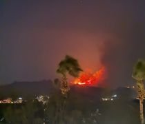 Μεγάλη φωτιά στα απέναντι τουρκικά παράλια – Ορατές οι φλόγες από την Κω