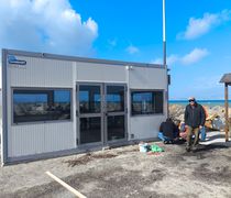  K. Χονδρος: Κλιματιζομενη αίθουσα επιβατών στο λιμάνι Μαστιχαριου