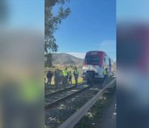 Νέο σιδηροδρομικό ατύχημα στην Ισπανία: Τρένο συγκρούστηκε με γερανό – Τουλάχιστον πέντε τραυματίες