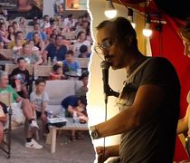 Μικροί και μεγάλοι απόλαυσαν στην Κω την παράσταση «Ο Καραγκιόζης Οδοντίατρος» 