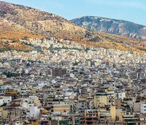 Κοινωνική Κατοικία: Φθηνό ενοίκιο, αλλά τέλος στα άλλα στεγαστικά επιδόματα – Ποιοι εντάσσονται