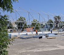 Με εντατικούς ρυθμούς οι εργασίες για τον θόλο μπάσκετ στο 4ο Δημοτικό Σχολείο Κω