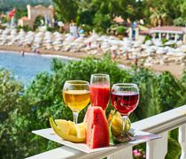 Οι… ευχάριστες τουριστικές εκπλήξεις στο τέλος της σεζόν  