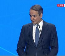 K. Μητσοτάκης στο 16ο συνέδριο της ΝΔ: Λυπάμαι και θυμώνω που η ακρίβεια ροκανίζει το εισόδημα, μόνη λύση οι μειώσεις φόρων και οι αυξήσεις αποδοχών   