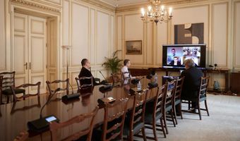 Έκτακτη σύσκεψη υπό τον πρωθυπουργό μετά τα 50 κρούσματα κορωνοϊού – Σε συναγερμό η κυβέρνηση