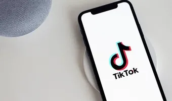 Tik -Tok: Σοβαρές καταγγελίες για την εφαρμογή που κάνει θραύση στα παιδιά μας