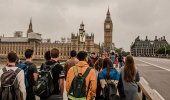 Κοροναϊός: Στο Λονδίνο με 100 μαθητές του Κολλεγίου Αθηνών η κόρη της 40χρονης