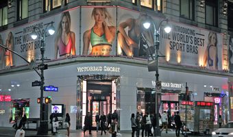Victoria's Secret: Εξαγορά-μαμούθ αντί 525 εκατ. δολαρίων