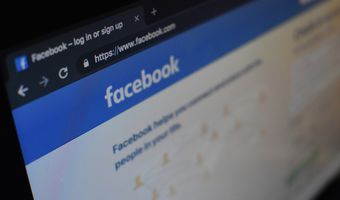 Facebook: Η νέα εμφάνιση υποχρεωτική σε όλους από Σεπτέμβριο