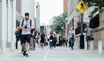 Σε ισχύ η απαγόρευση συναθροίσεων άνω των 10 ατόμων - Οι αποδεκτές μετακινήσεις