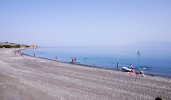 Ο καλός καιρός της Κυριακής οδήγησε τους Κώους στις παραλίες  