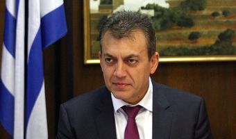 Βρούτσης: Από 15 Απριλίου στους λογαριασμούς το επίδομα των 800 ευρώ