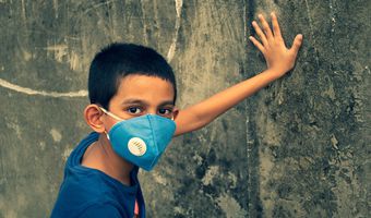Ελληνική Παιδοπνευμονολογική Εταιρεία: Η μάσκα δεν εμποδίζει την εκπνοή του διοξειδίου του άνθρακα