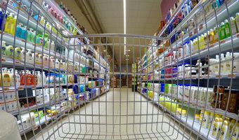 Μειώθηκε κατά 98,6% η χρήση πλαστικής σακούλας στα σούπερ μάρκετ