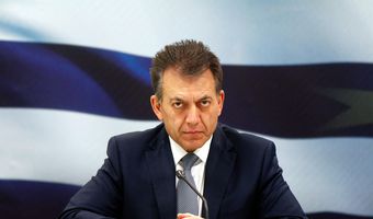 Βρούτσης: Τι ισχύει για αναστολή συμβάσεων και επίδομα 534 ευρώ σε ξενοδοχεία   