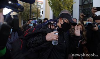 Ελεύθερος μέχρι τις 2 Δεκεμβρίου που θα δικαστεί ο Νότης Σφακιανάκης – Τι είπε στους δημοσιογράφους