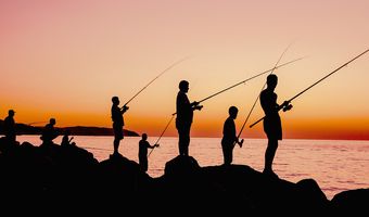 Νέα μέτρα : Τι αλλάζει σε καταστήματα, κυνήγι και ψάρεμα    