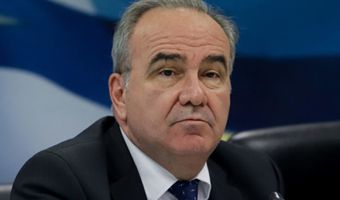 Παπαθανάσης: «Και θα κάνουμε πανηγύρια και θα χορέψουμε. Αλλά με προσοχή και χωρίς συνωστισμό»   