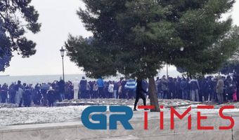 Θεσσαλονίκη: Ένταση και προσαγωγές στη διαμαρτυρία ενάντια στο lockdown