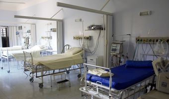 Αγωνία στη Λέσβο: 27χρονος νοσηλεύεται με μυοκαρδίτιδα μετά τον εμβολιασμό του με Pfizer