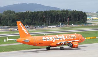 Η easyJet αντλεί 1,2 δισ. στερλίνες - Απορρίφθηκε πρόταση εξαγοράς