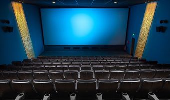 Ανοιχτά τα θέατρα και οι κινηματογράφοι όλο το 24ωρο με νέο νόμο