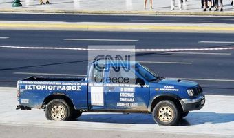 Συναγερμός στη Βουλή - 58χρονος εφτασε με αγροτικό του έως το μνημείο του Αγνώστου Στρατιώτη και απειλούσε να ανατιναχτεί