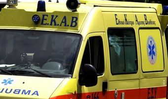 Καματερό: Τροχαίο δυστύχημα με δύο νεκρούς - Αυτοκίνητο παρέσυρε γυναίκα κι έπεσε πάνω σε λεωφορείο