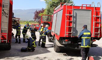 ΣΥΜΒΑΙΝΕΙ ΤΩΡΑ: ΦΩΤΙΑ ΣΤΗΝ ΚΕΦΑΛΟ